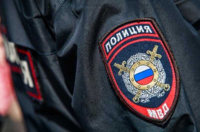 Уволенный полицейский в Новосибирске продолжал получать «подарки» от бизнесмена