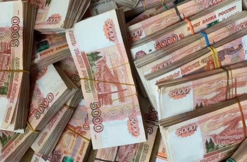 В Москве парикмахер убедил своего друга инвестировать 22 миллиона рублей в сомнительные проекты