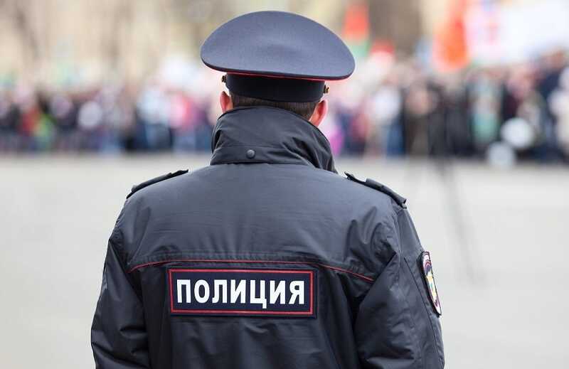 Полиция начинает расследование после видео с девушками, якобы спевшими гимн России голыми