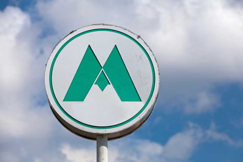 В Казани ради селфи мужчина прыгнул на рельсы в метро