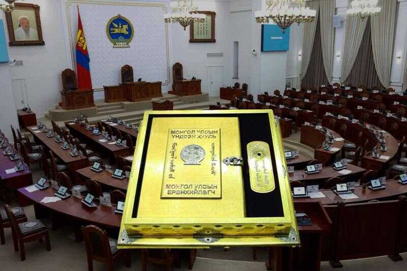 Власть в Монголии манипулирует законом ради продления полномочий