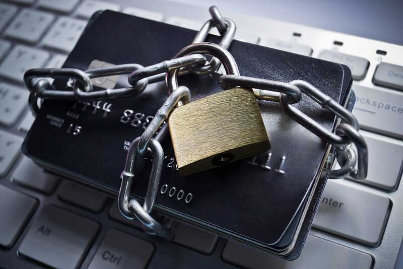 В Санкт-Петербурге банк «похоронил» клиента: мужчина остался без зарплаты и доступа к карте