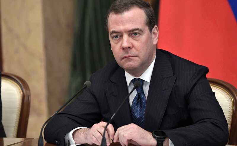 Медведев осудил атаку США на Иран и предрек увеличение ядерной опасности