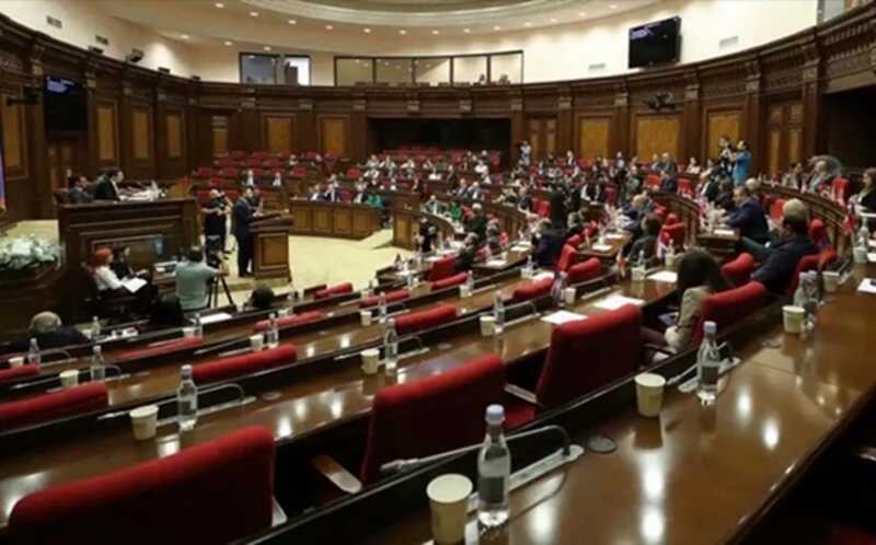 В армянском парламенте произошёл конфликтаний инцидент