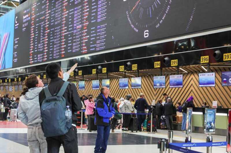 В аэропортах России наблюдаются многочисленные задержки и отмены рейсов