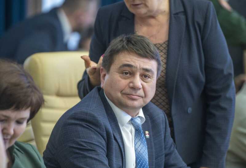 Главу Кочевского округа Александра Юркина закрыли в автомобиле силовиков в Пермском крае