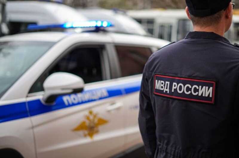 В интернете опубликовано видео с напряжённой ситуацией возле офиса Telegram-канала Baza