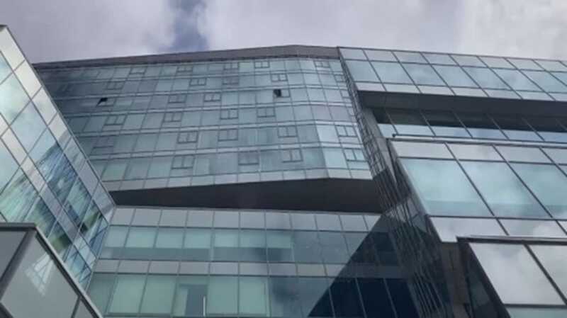 В Москве девушка упала с верхнего этажа апартаментов и скончалась