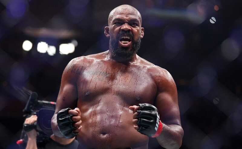 Американский чемпион UFC Джон Джонс «гонял» по Москве с мигалками и охраной