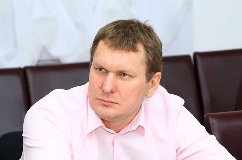 У сестры Николая Коробовского проходят обыски на фоне международного расследования