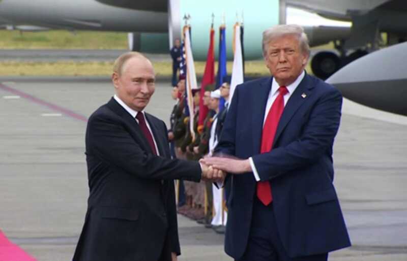 Трамп готов обсудить предоставление гарантий безопасности для Украины после переговоров с Путиным