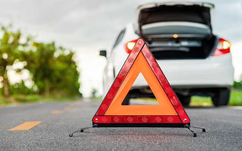 Автомобиль сбил троих пешеходов в Новосибирской области: пострадали дети