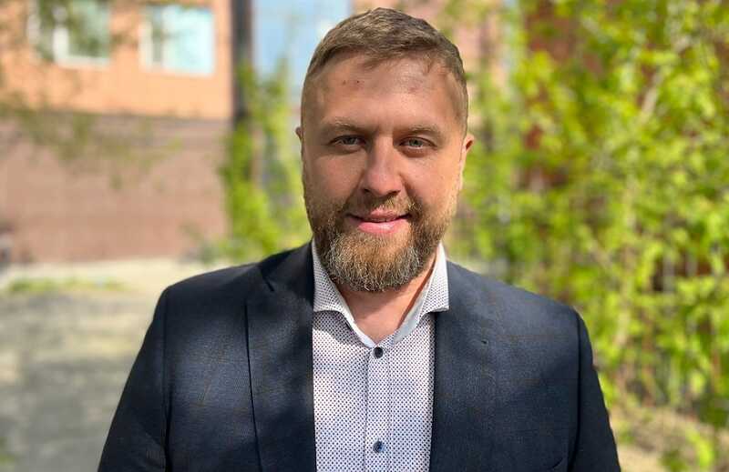 Новосибирский депутат Александр Аверкин задолжал десятки миллионов и скрывается от судебных приставов