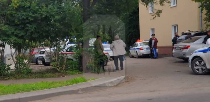 Жители Красноярска сообщают о стрельбе возле школы