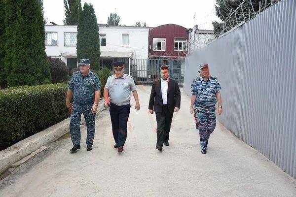Мэр Липецка посещал колонию, из которой позже сбежали заключенные