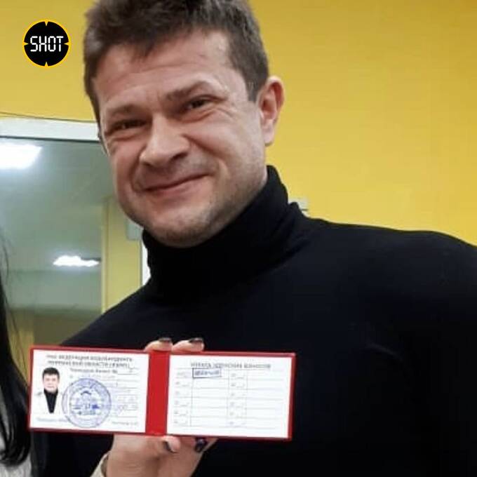 Пьяный депутат уснул в баре и подрался с полицейским в Мурманской области