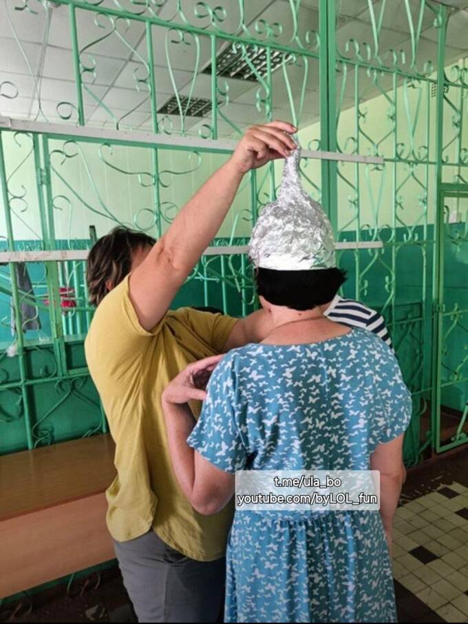 Школы Воронежской области изготовили шапочки из фольги для защиты от спутников НАТО