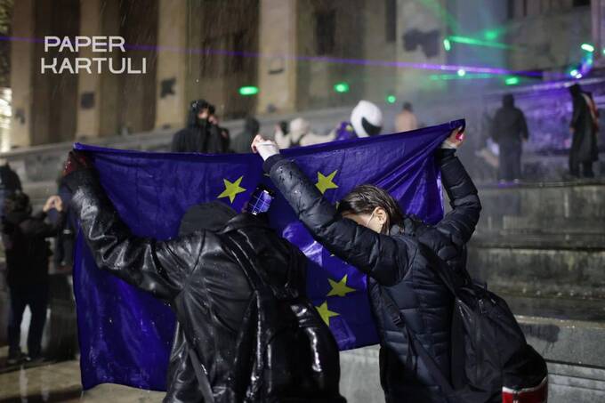 В Грузии продолжается борьба за евроинтеграцию у стен парламента