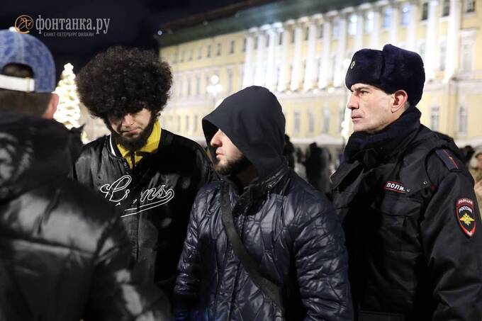 В Петербурге силовики устроили массовую проверку мигрантов qkhikdiqudixkmp