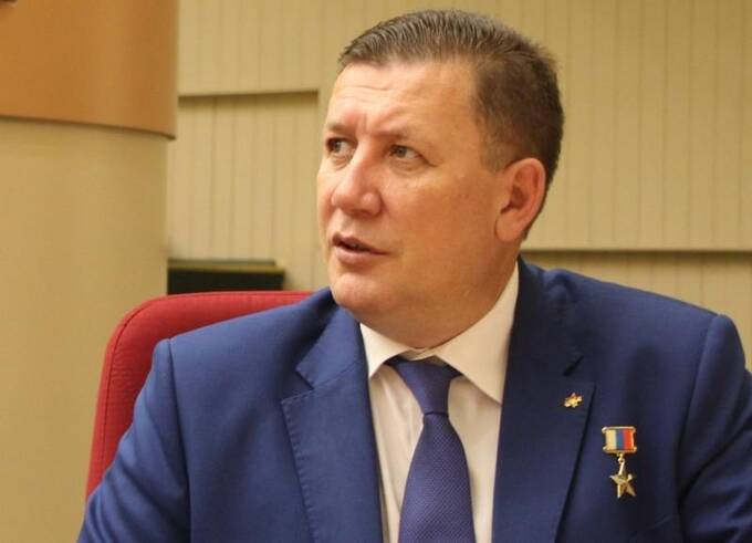 Подросток с молотком пытался убить депутата Саратовской области dqeiquziduidzqkmp