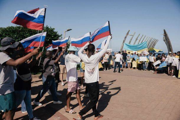 Пропагандисты представили сорванный митинг в ЮАР как поддержку Путина ehidzuiqqditxkmp