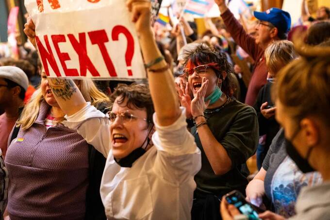 Трансгендерные активисты вчера провели митинг в Капитолии штата Айова