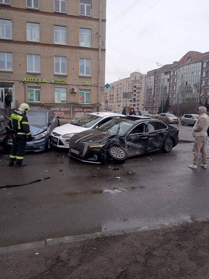 Автобус врезался в остановку в Санкт-Петербурге: есть погибшие qtuiktiqkkiqqqkmp