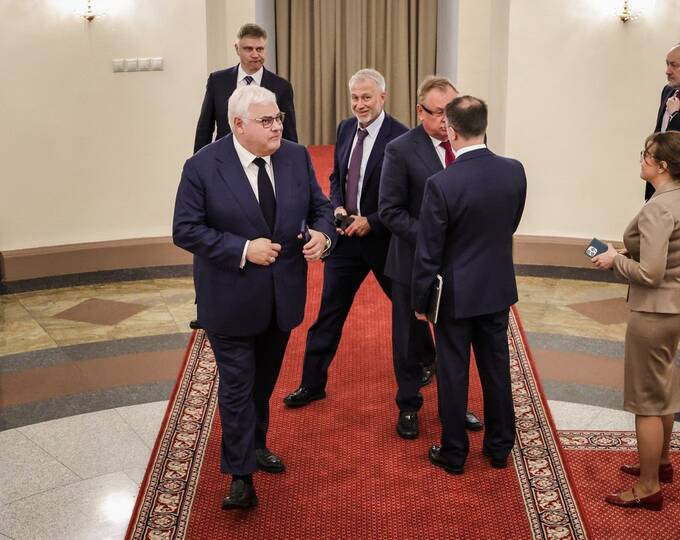 Появление Романа Абрамовича в Кремле подогрело слухи о тайной дипломатии qtxituixuiezkmp