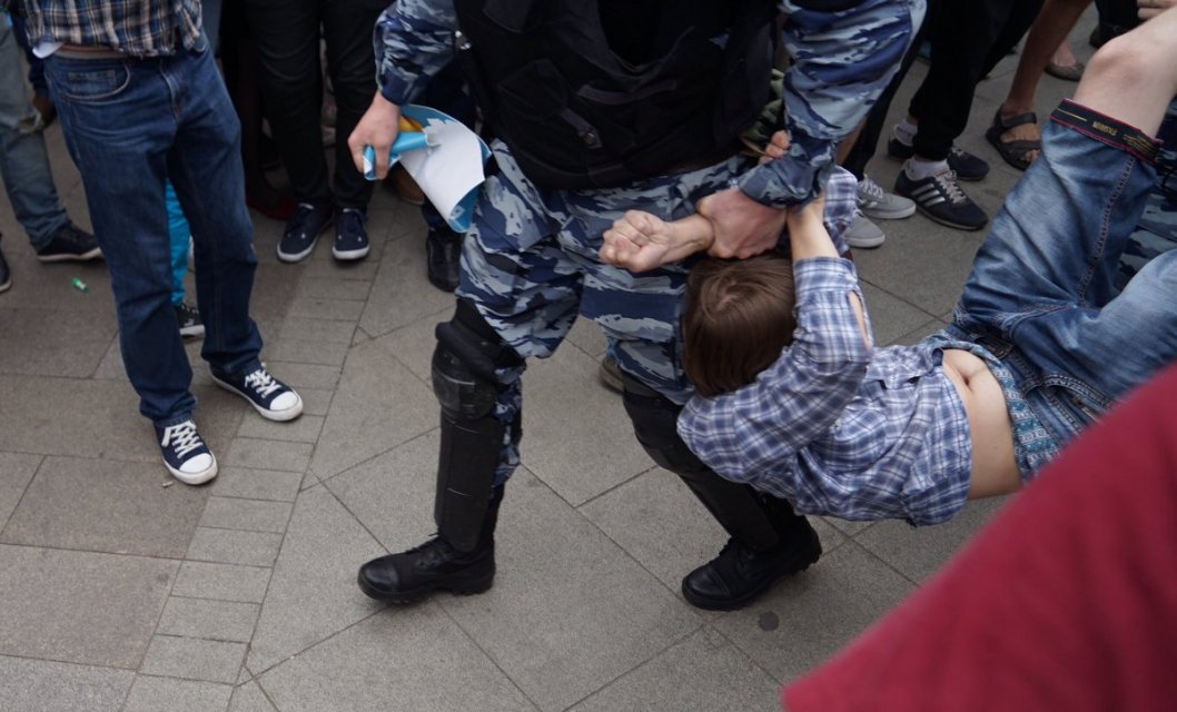 Россиян на митингах задерживают бывшие "беркутовцы" - 51158 Россиян на митингах задерживают бывшие "беркутовцы" - фото 51158