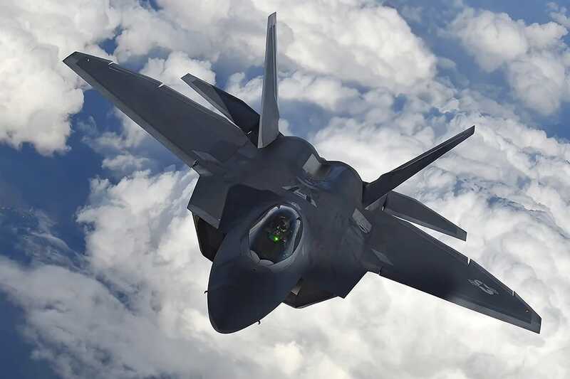 Военные готовятся к эскалации: самолёты США и Великобритании прибыли на Ближний Восток